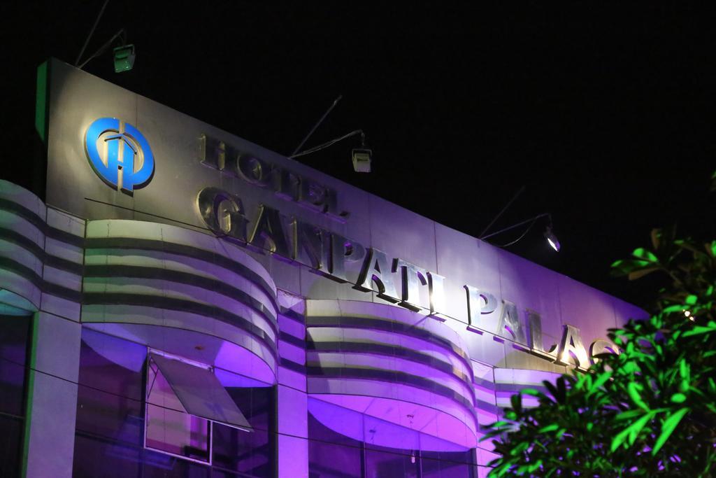 Hotel Ganpati Palace Матура Екстериор снимка