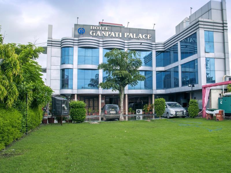 Hotel Ganpati Palace Матура Екстериор снимка