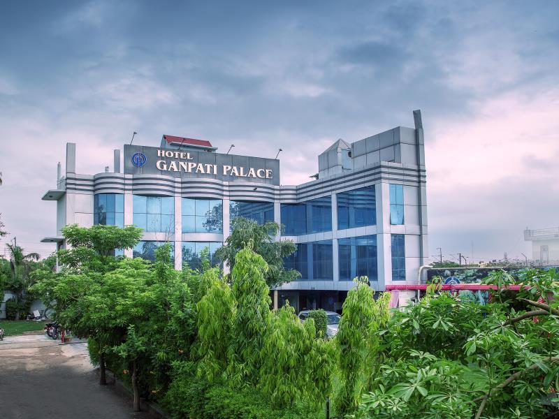 Hotel Ganpati Palace Матура Екстериор снимка
